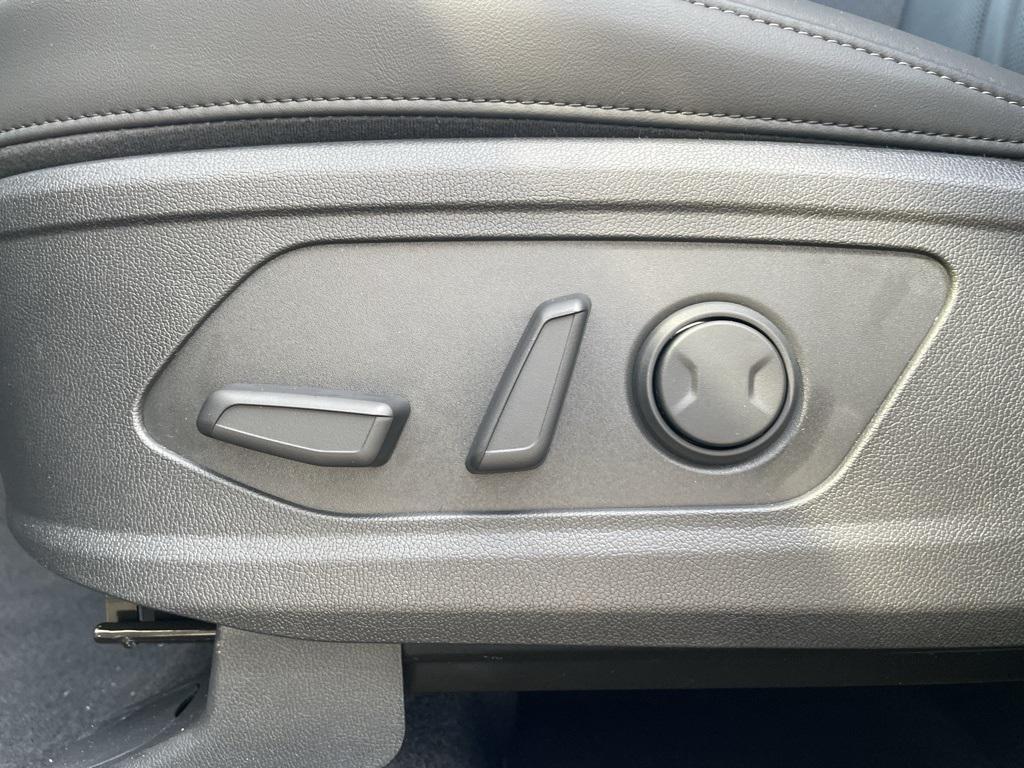 new 2026 Kia Sorento car, priced at $43,280