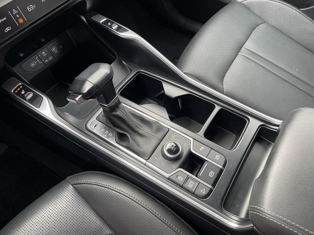 used 2025 Kia Sorento car, priced at $28,497