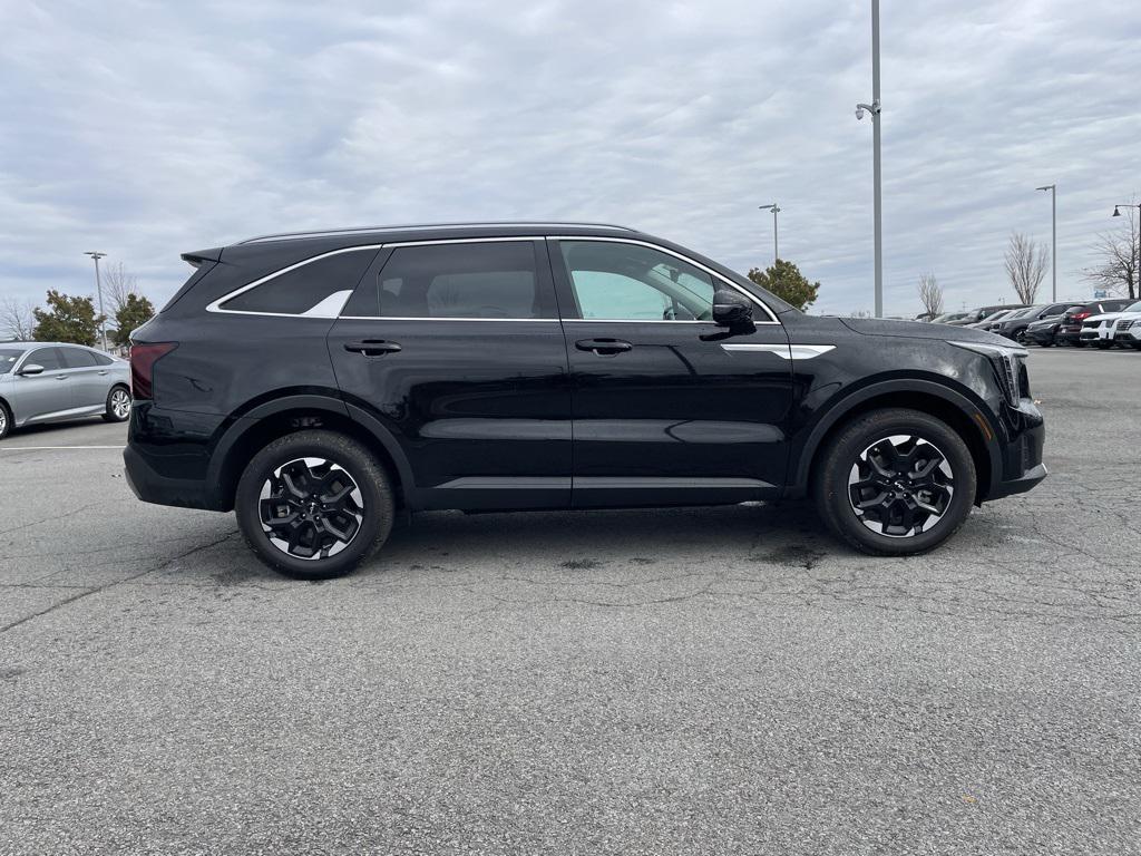 used 2025 Kia Sorento car, priced at $28,497