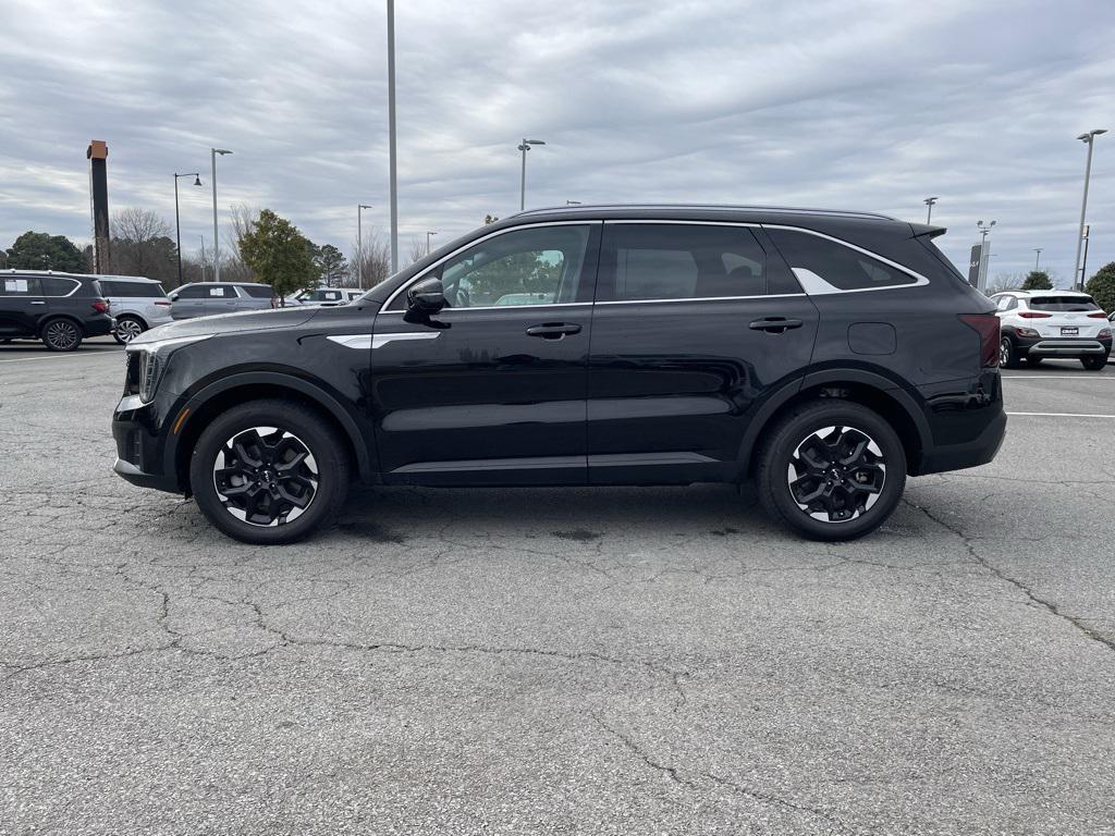 used 2025 Kia Sorento car, priced at $28,497