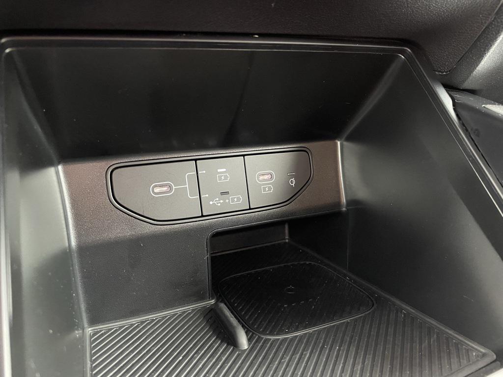 used 2025 Kia Sorento car, priced at $28,497