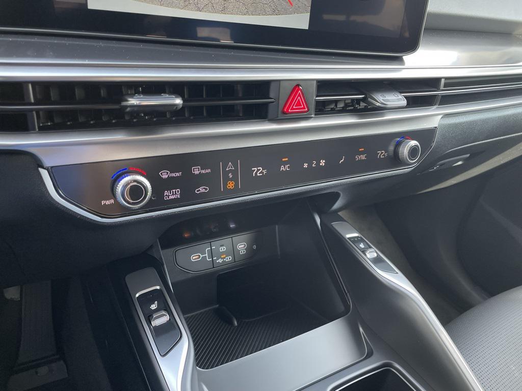 new 2026 Kia Sorento car, priced at $35,943