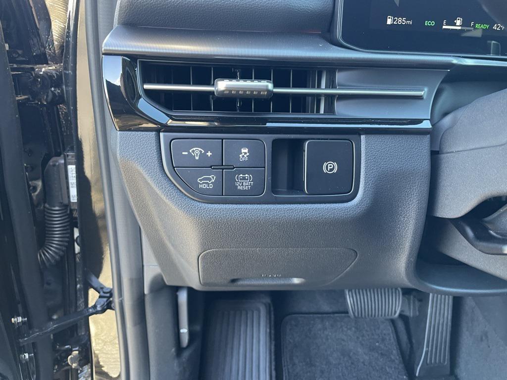 new 2026 Kia Sportage Hybrid car, priced at $38,922