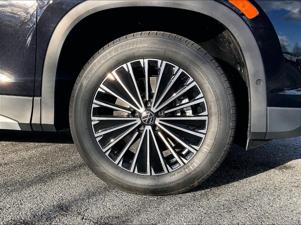 new 2026 Volkswagen Tiguan car, priced at $32,639