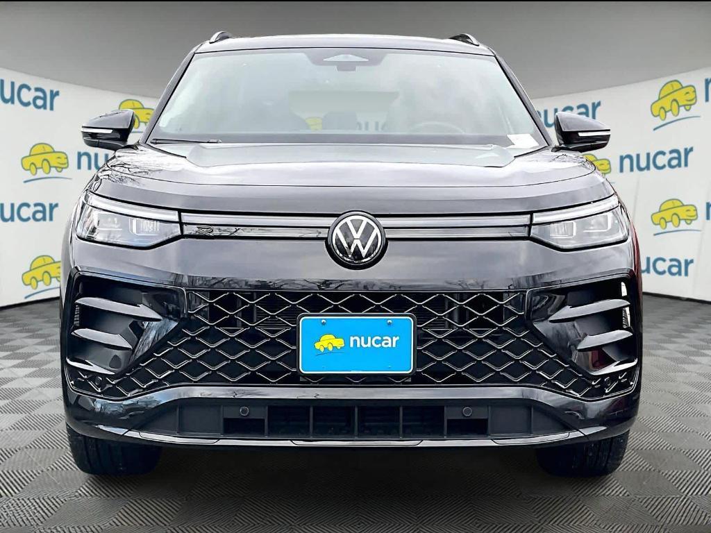 used 2025 Volkswagen Tiguan car, priced at $33,900