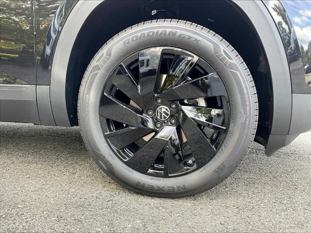 new 2026 Volkswagen Atlas car, priced at $44,853