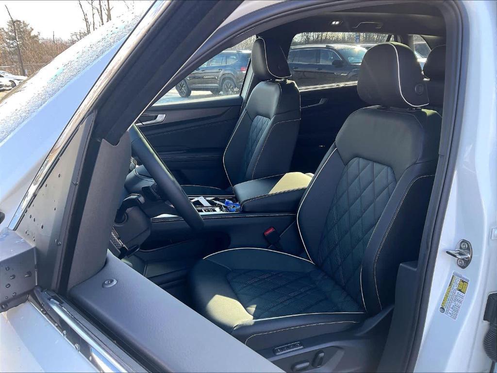 new 2026 Volkswagen Atlas Cross Sport car, priced at $52,595