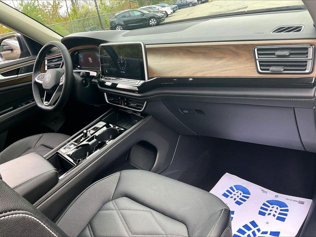 used 2025 Volkswagen Atlas car, priced at $33,219