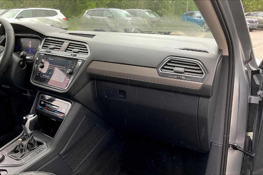 2024 Pyrite Silver Metallic Volkswagen Tiguan
