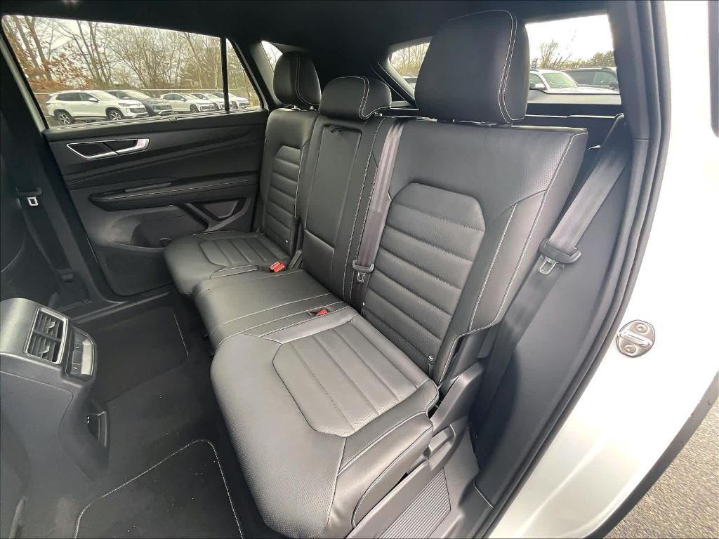 new 2026 Volkswagen Atlas Cross Sport car, priced at $49,452