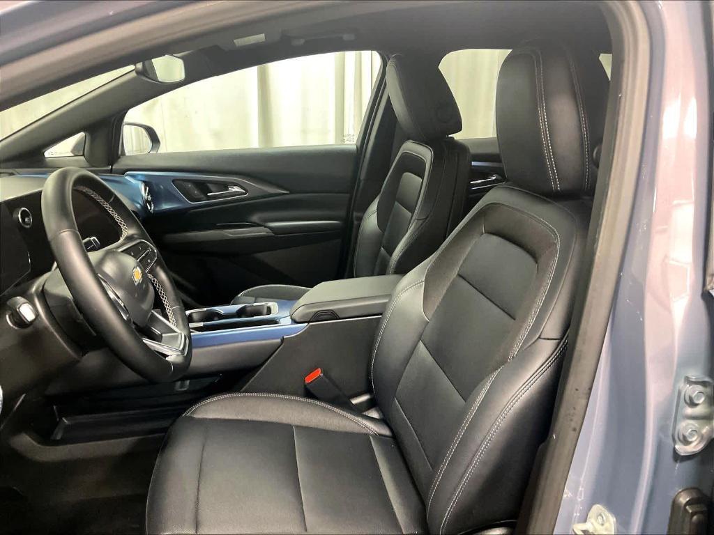 used 2025 Chevrolet Equinox EV car, priced at $24,800