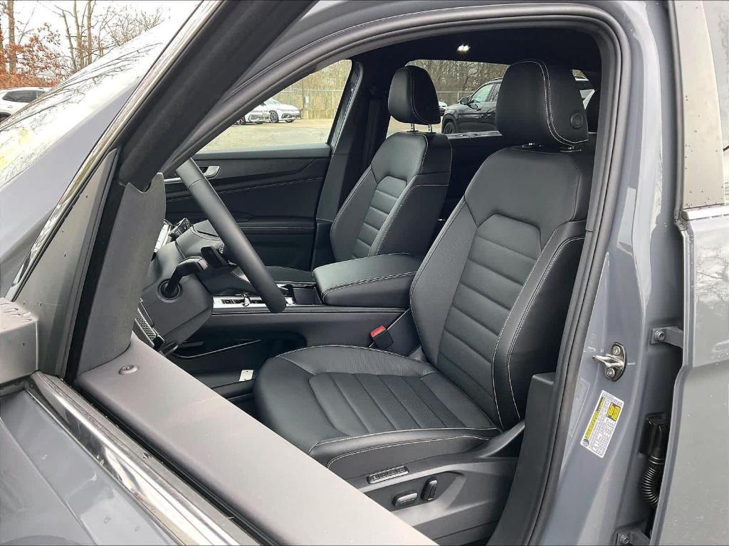 new 2026 Volkswagen Atlas Cross Sport car, priced at $47,577