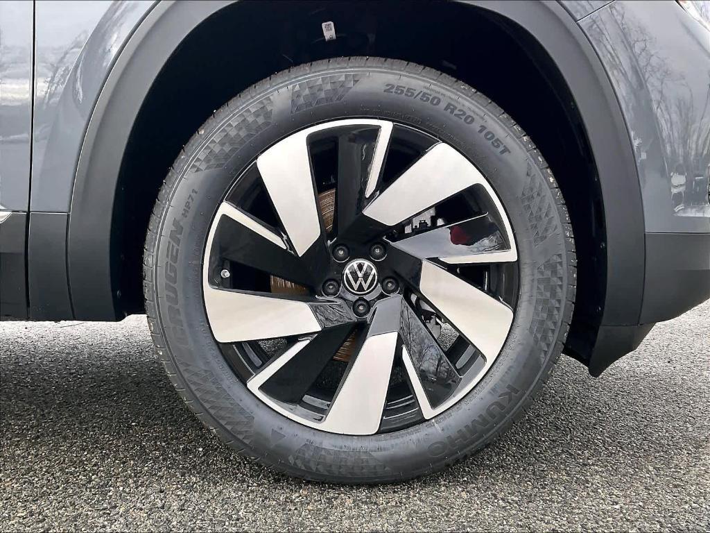 new 2026 Volkswagen Atlas Cross Sport car, priced at $47,577