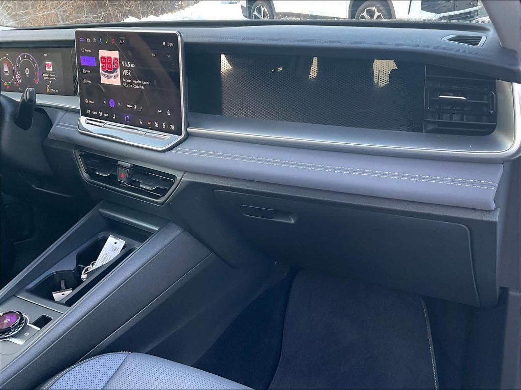 used 2025 Volkswagen Tiguan car, priced at $31,900