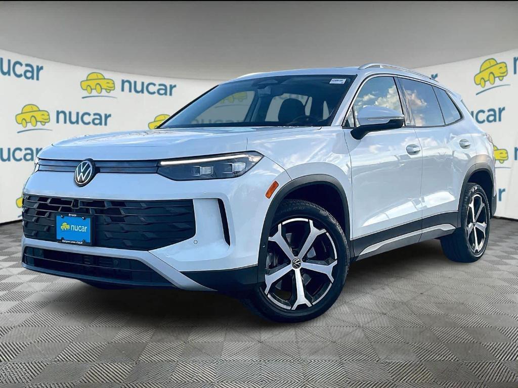 used 2025 Volkswagen Tiguan car, priced at $31,900