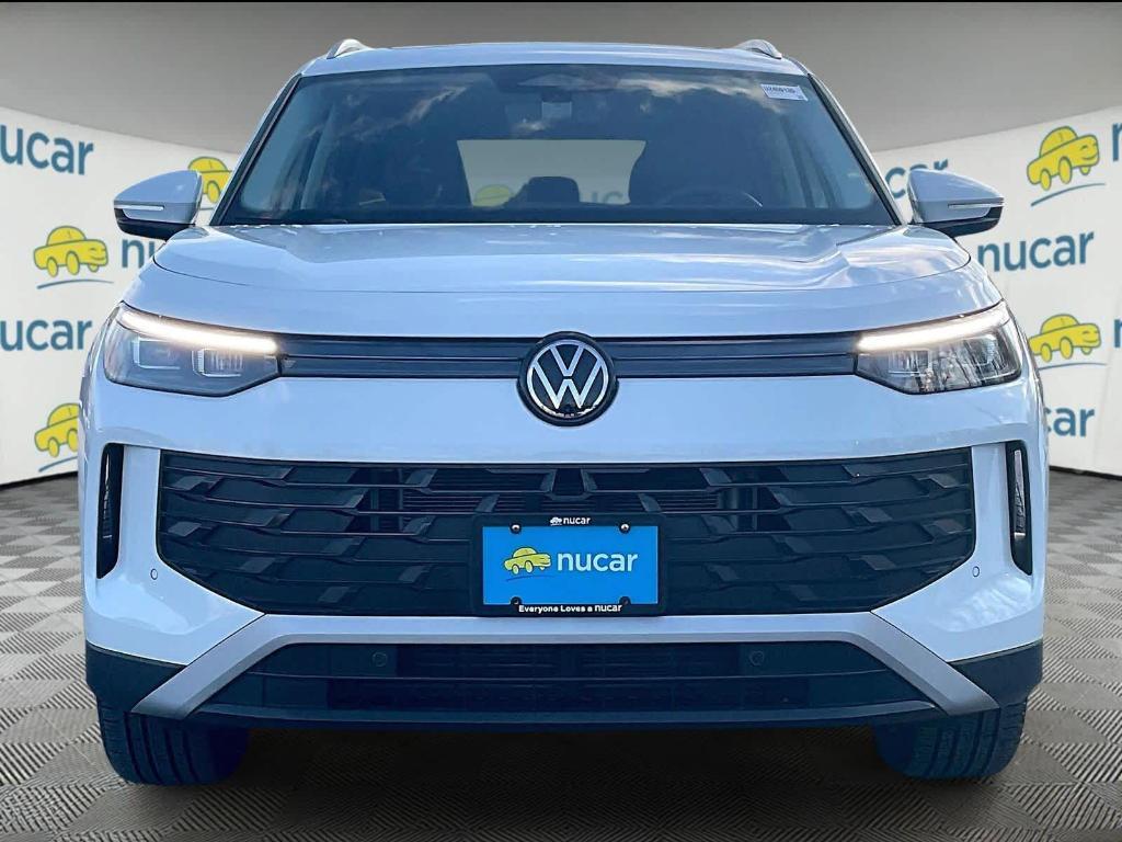 used 2025 Volkswagen Tiguan car, priced at $31,900