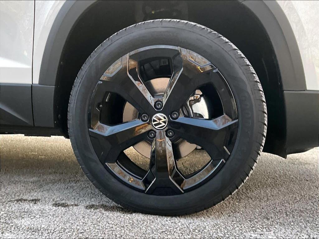 new 2026 Volkswagen Taos car, priced at $33,871