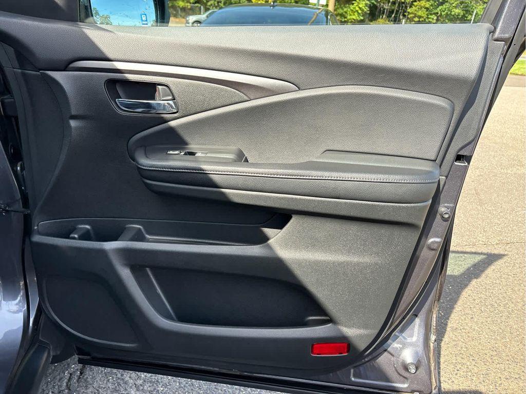 2018 Modern Steel Metallic Honda Pilot