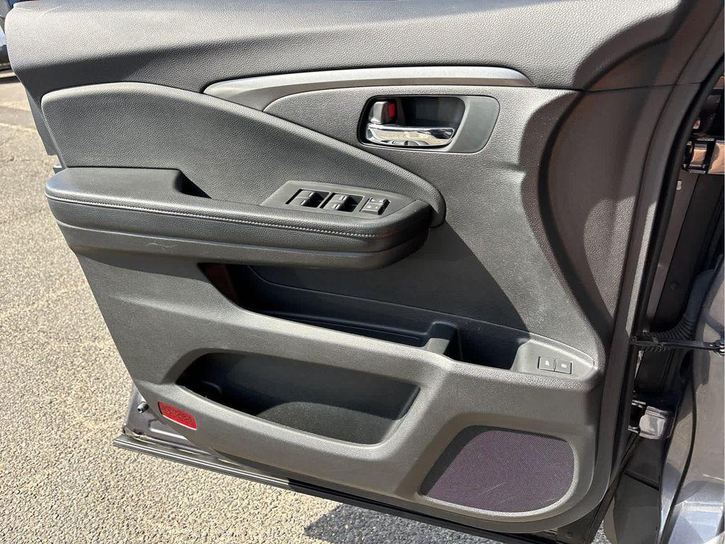 2018 Modern Steel Metallic Honda Pilot
