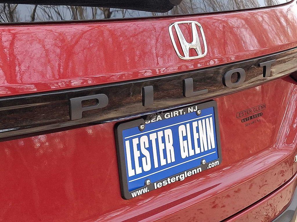 new 2025 Honda Pilot car, priced at $51,550