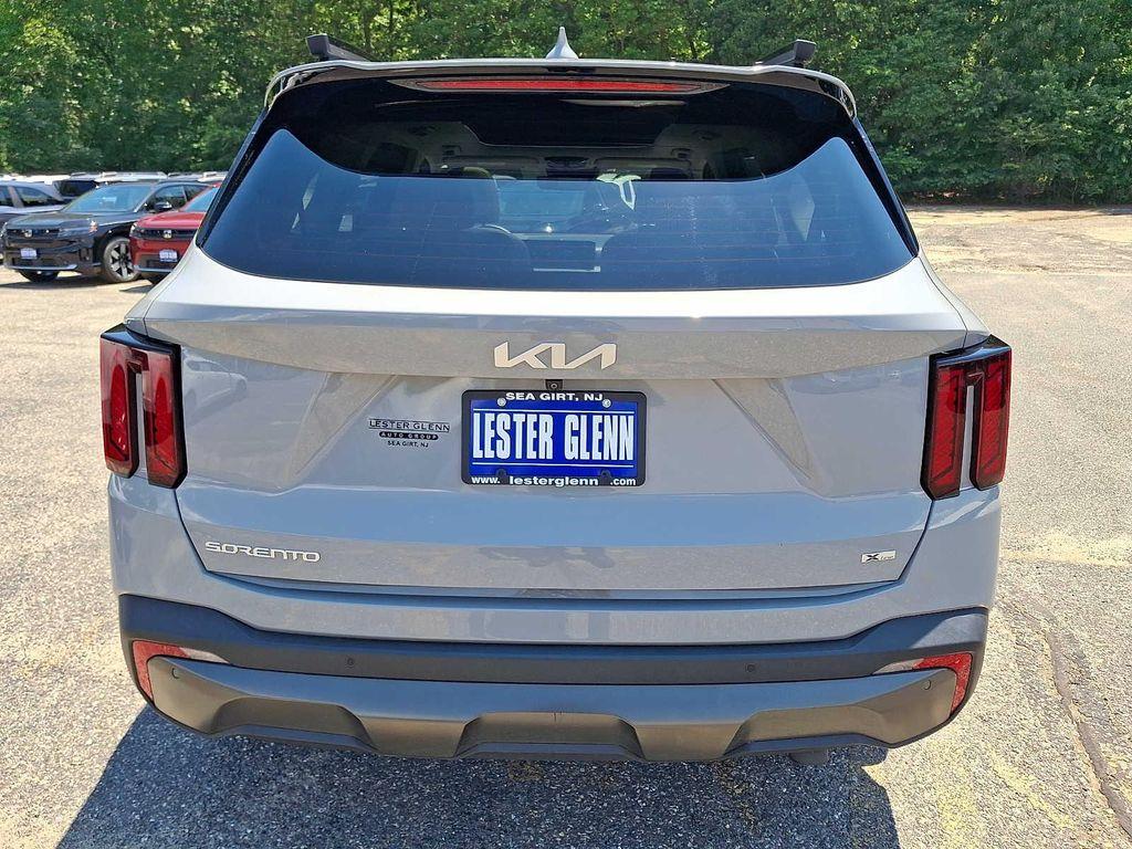 used 2024 Kia Sorento car, priced at $31,684