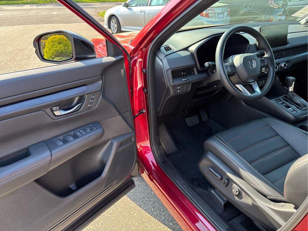 used 2025 Honda CR-V Hybrid car, priced at $36,684