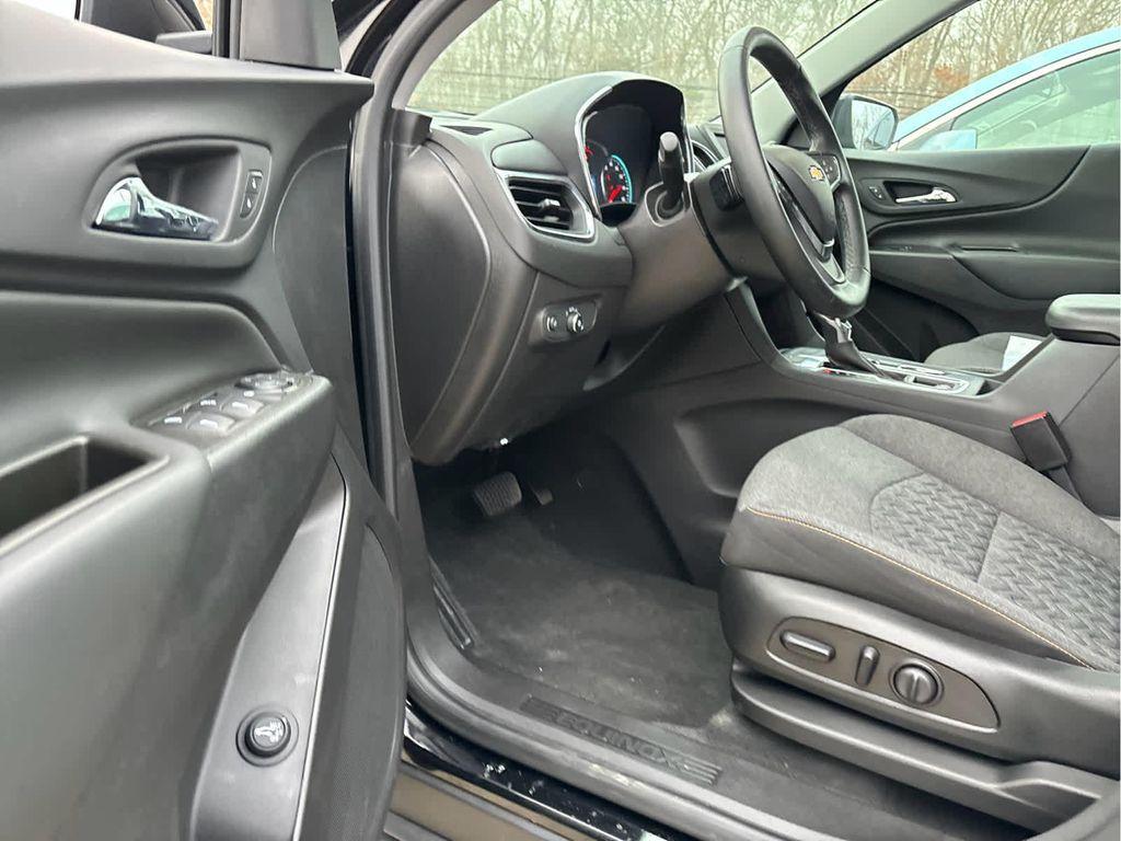 used 2023 Chevrolet Equinox car, priced at $21,935