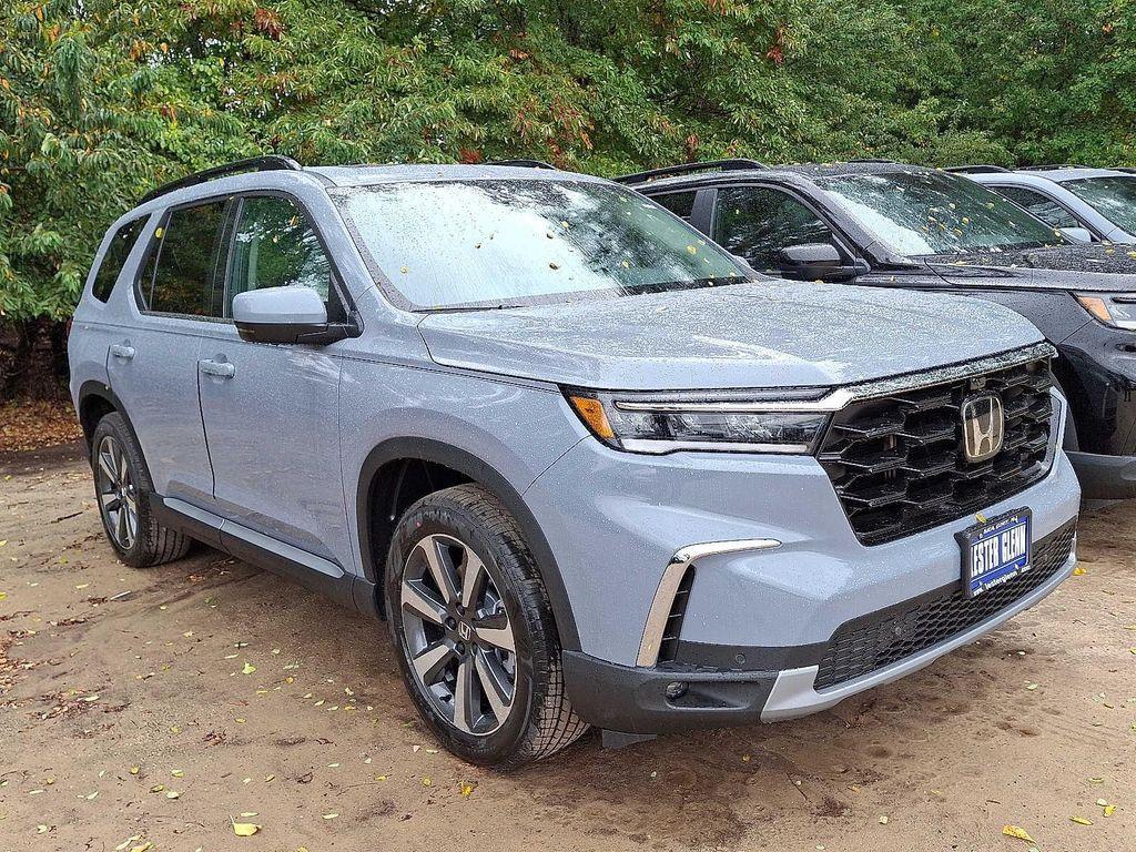 new 2025 Honda Pilot car, priced at $52,260