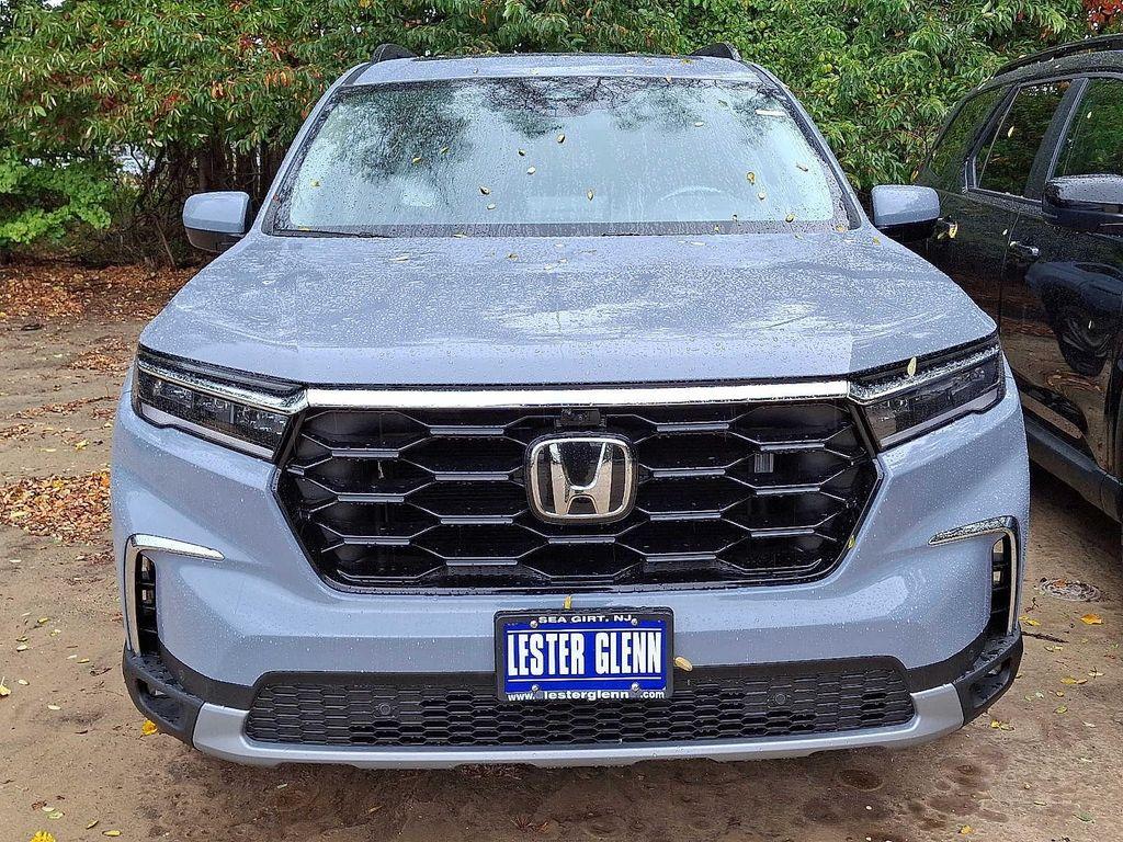 new 2025 Honda Pilot car, priced at $55,760