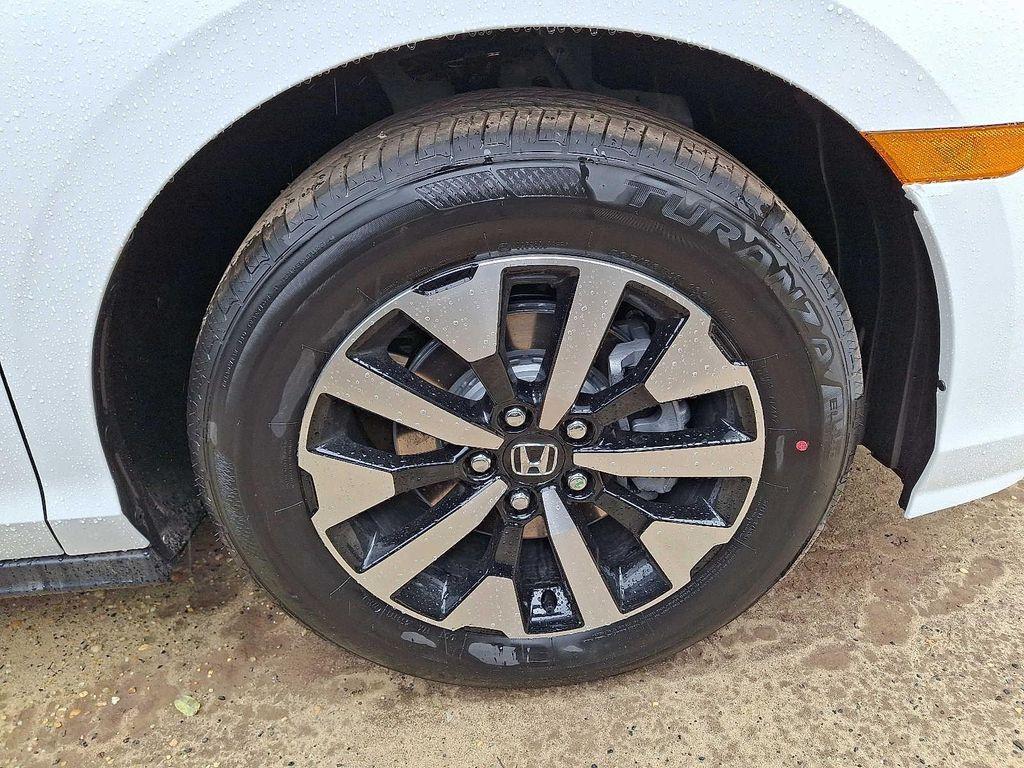 new 2026 Honda Odyssey car, priced at $43,850