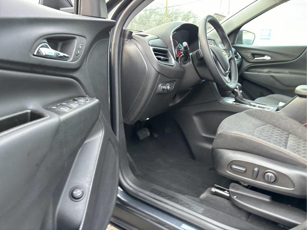 used 2023 Chevrolet Equinox car, priced at $21,235