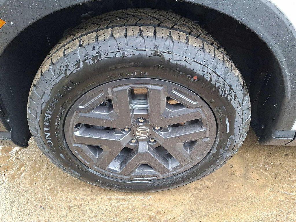 new 2026 Honda CR-V Hybrid car, priced at $40,705