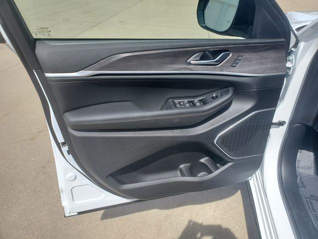 new 2026 Jeep Grand Cherokee L car, priced at $54,125