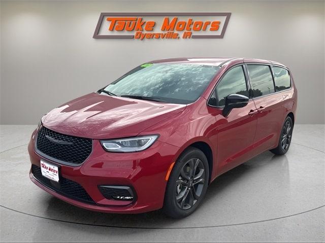 new 2026 Chrysler Pacifica car, priced at $43,380