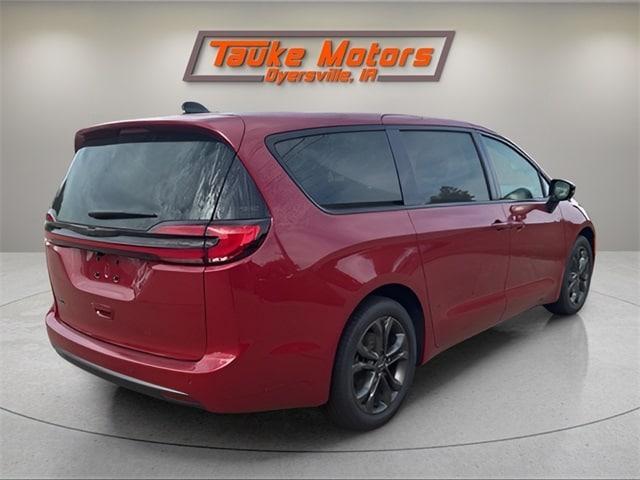 new 2026 Chrysler Pacifica car, priced at $43,380