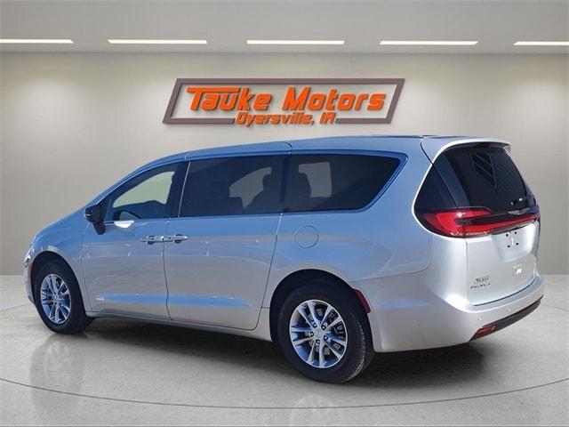 new 2026 Chrysler Pacifica car, priced at $46,505