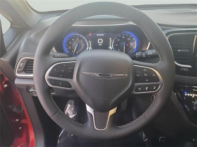 used 2025 Chrysler Pacifica car, priced at $32,000