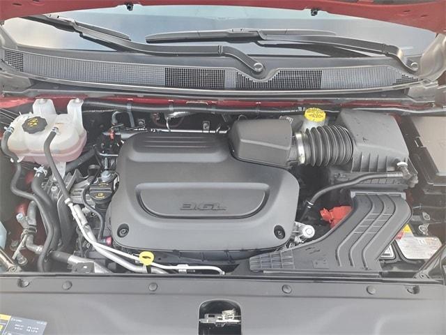 used 2025 Chrysler Pacifica car, priced at $32,000