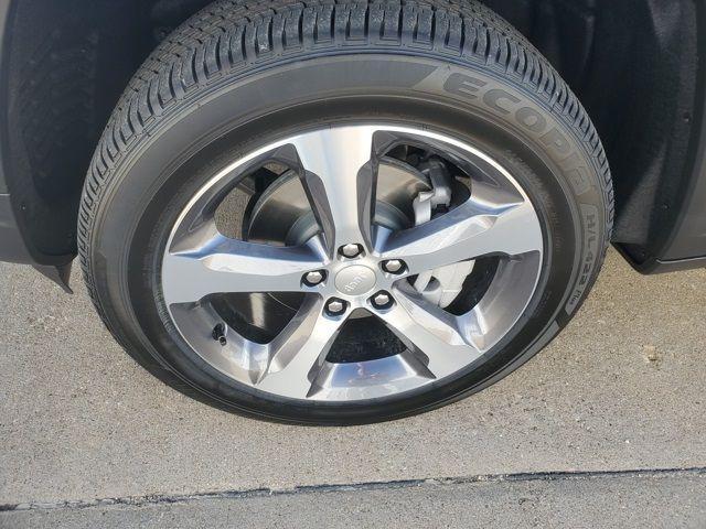 new 2025 Jeep Grand Cherokee car, priced at $50,380