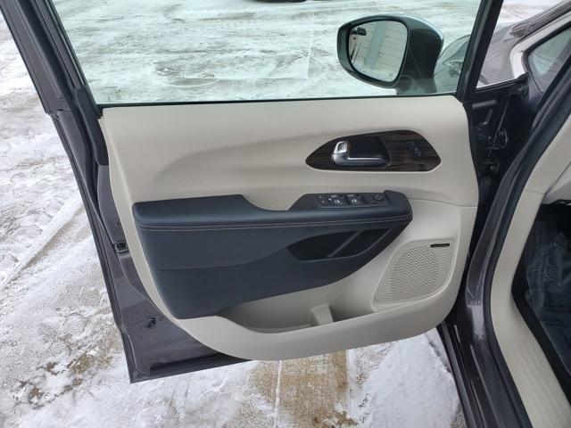 used 2022 Chrysler Pacifica car, priced at $24,000