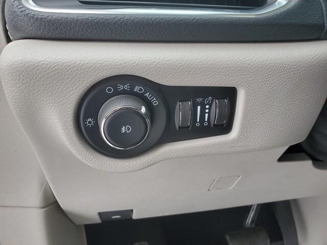 used 2022 Chrysler Pacifica car, priced at $22,000