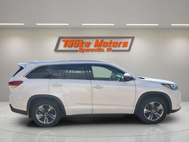 used 2019 Toyota Highlander car, priced at $29,149