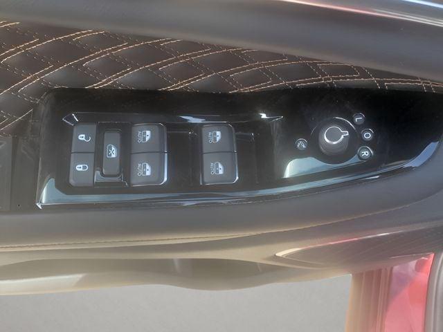 used 2022 Jeep Grand Cherokee car, priced at $37,800