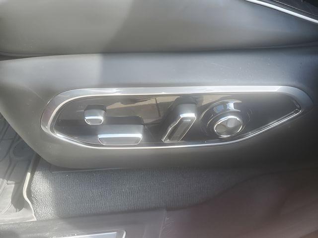 used 2022 Jeep Grand Cherokee car, priced at $37,800