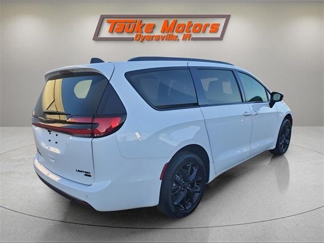 new 2026 Chrysler Pacifica car, priced at $53,745
