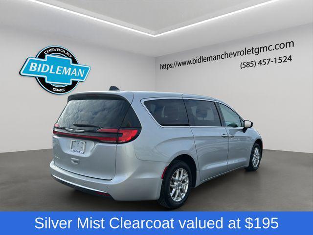 used 2024 Chrysler Pacifica car, priced at $27,876