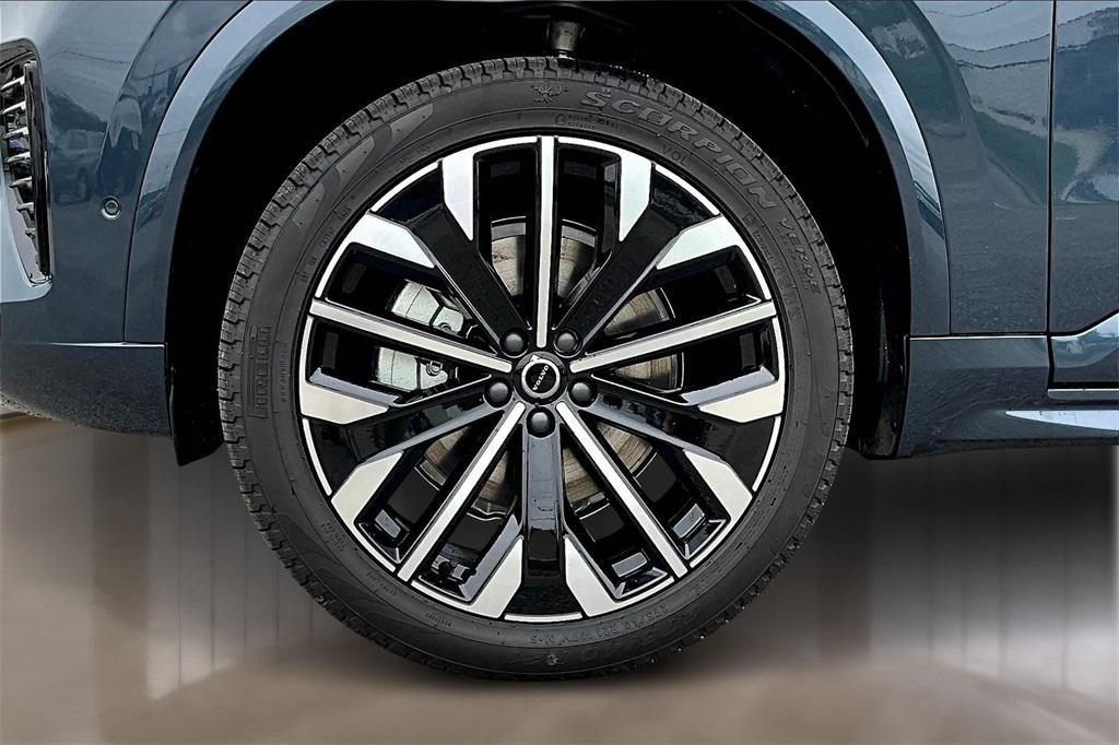 new 2026 Volvo XC90 car, priced at $75,155