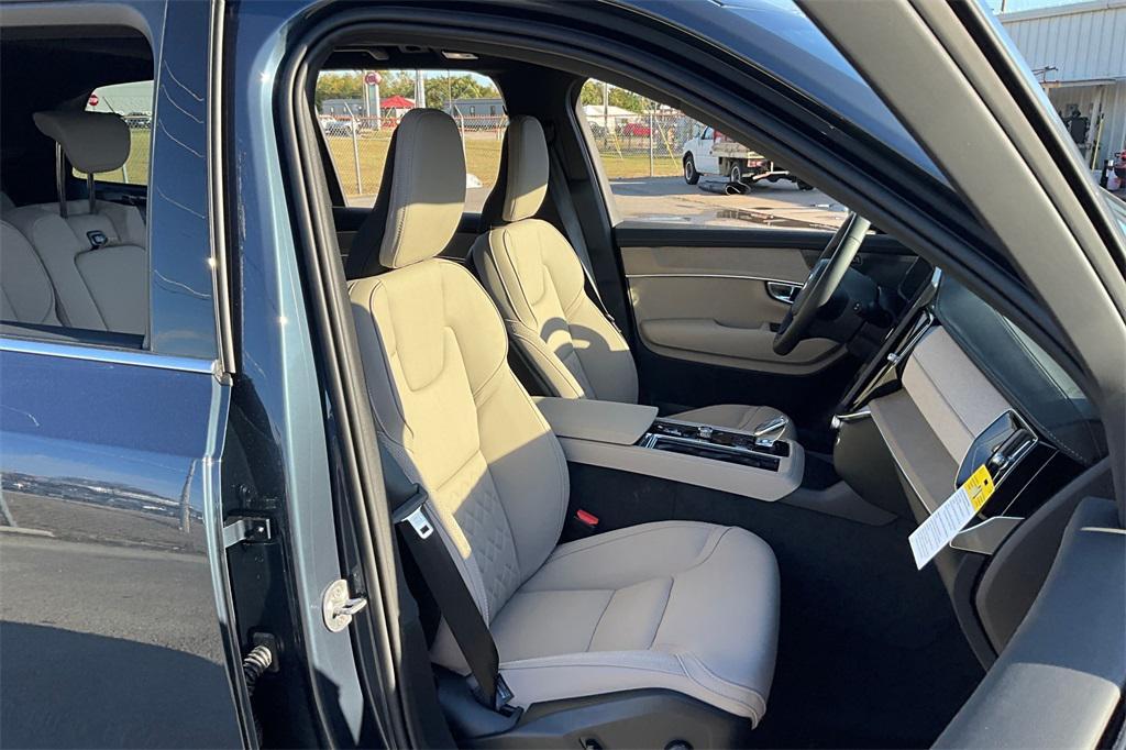 new 2026 Volvo XC90 car, priced at $71,825