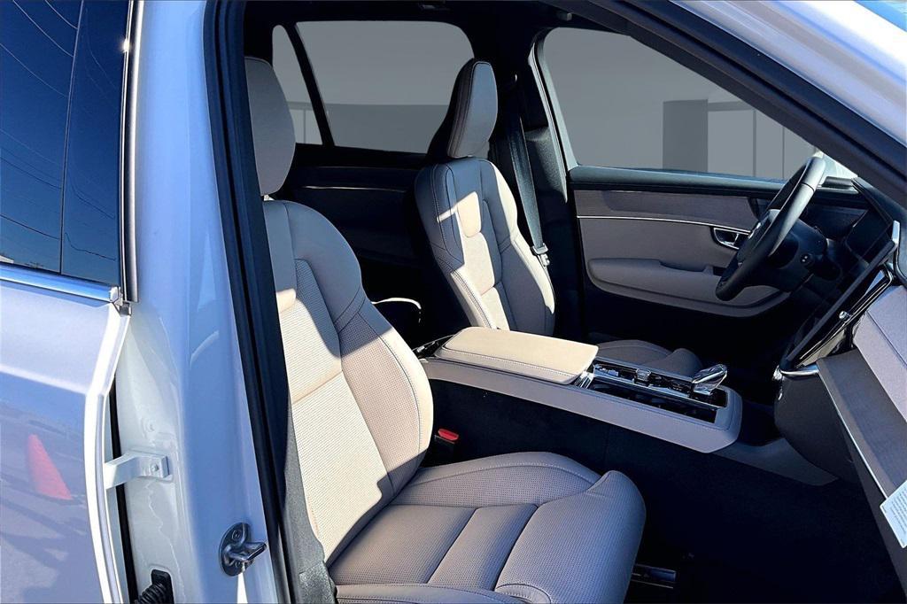 new 2026 Volvo XC90 car, priced at $75,155