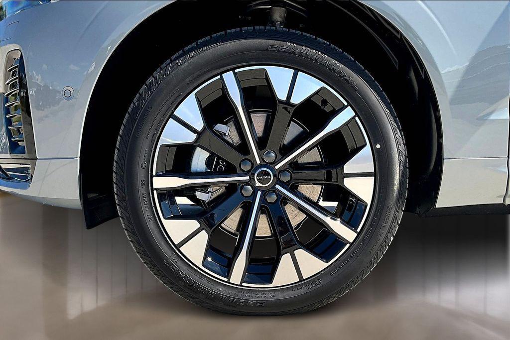new 2026 Volvo XC60 car, priced at $58,105